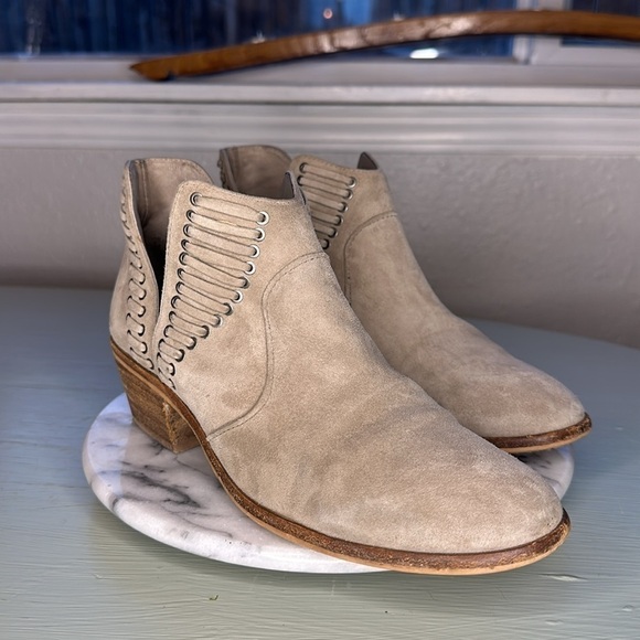 VINCE CAMUTO SUEDE OPEN ANKLE BOOTS (8.5) - Picture 3 of 8